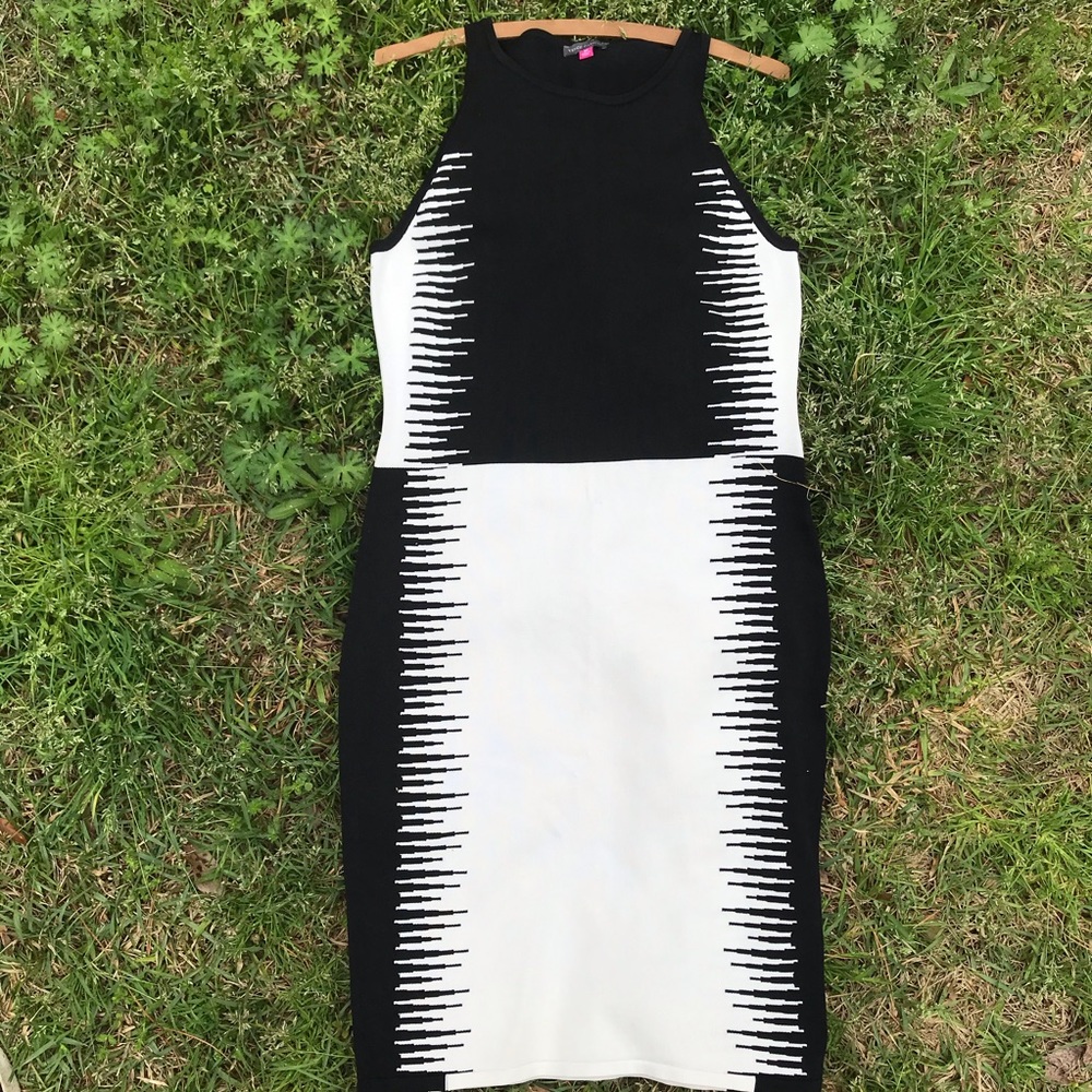 Vince Camuto Dress